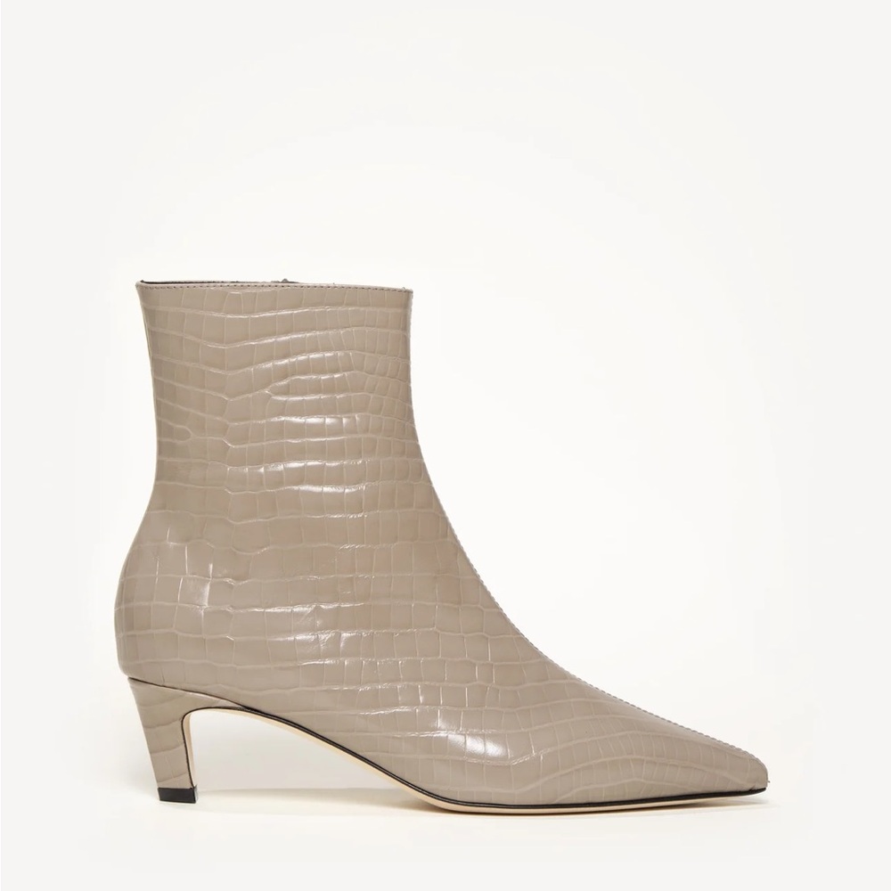 M. Gemi Tan Ankle Booties with Kitten Heel NWT. 37.5